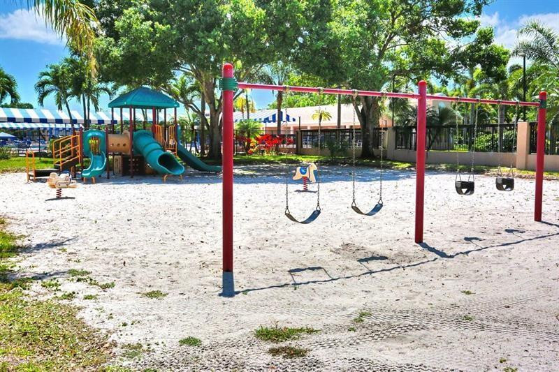 4425 Carambola Cir 2620