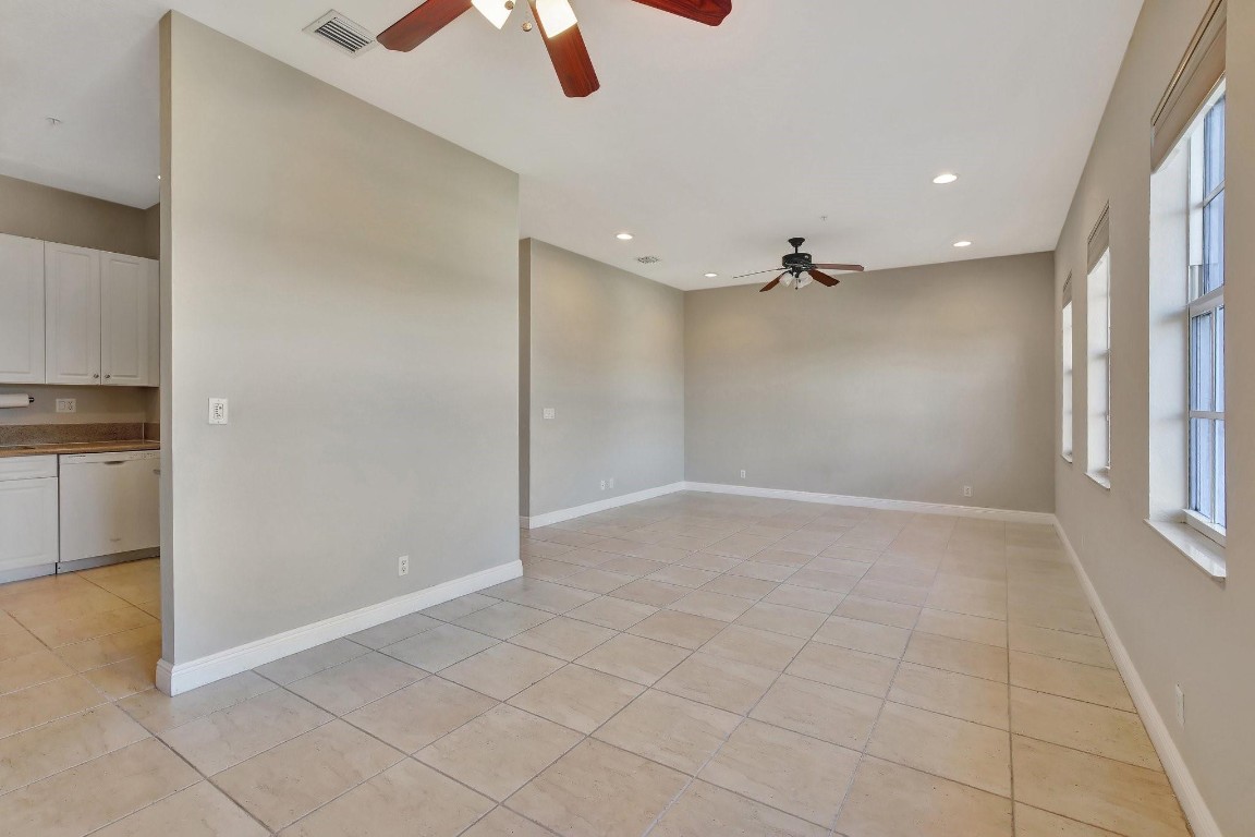 6823 Lakeside Cir 106-1