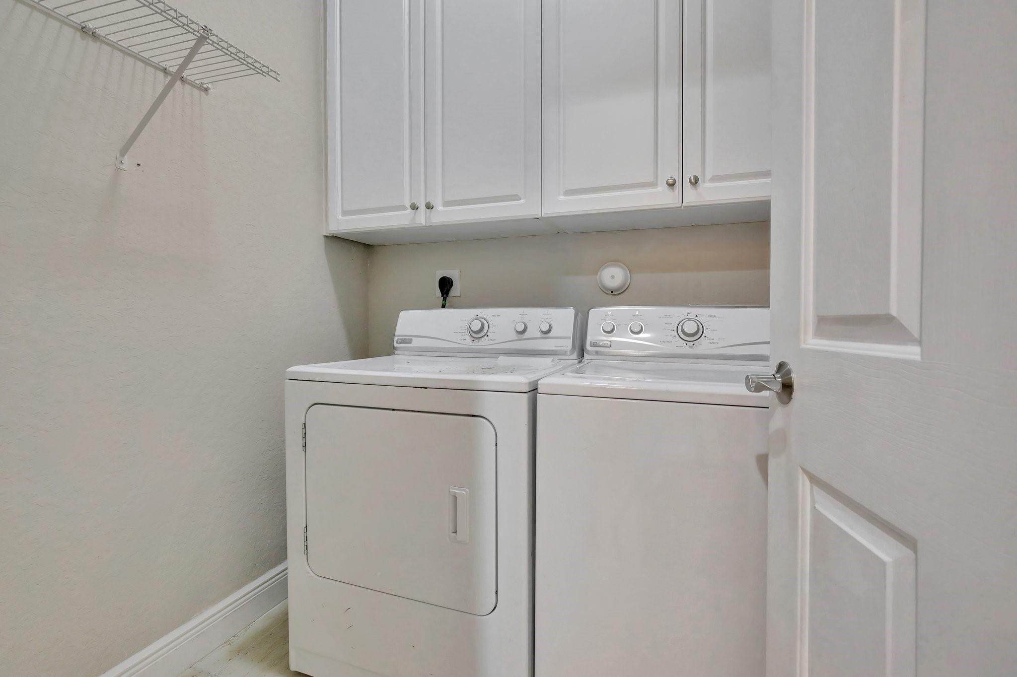 6823 Lakeside Cir 106-1