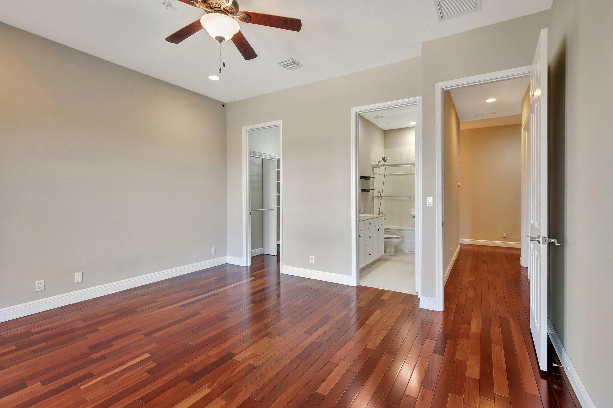 6823 Lakeside Cir 106-1