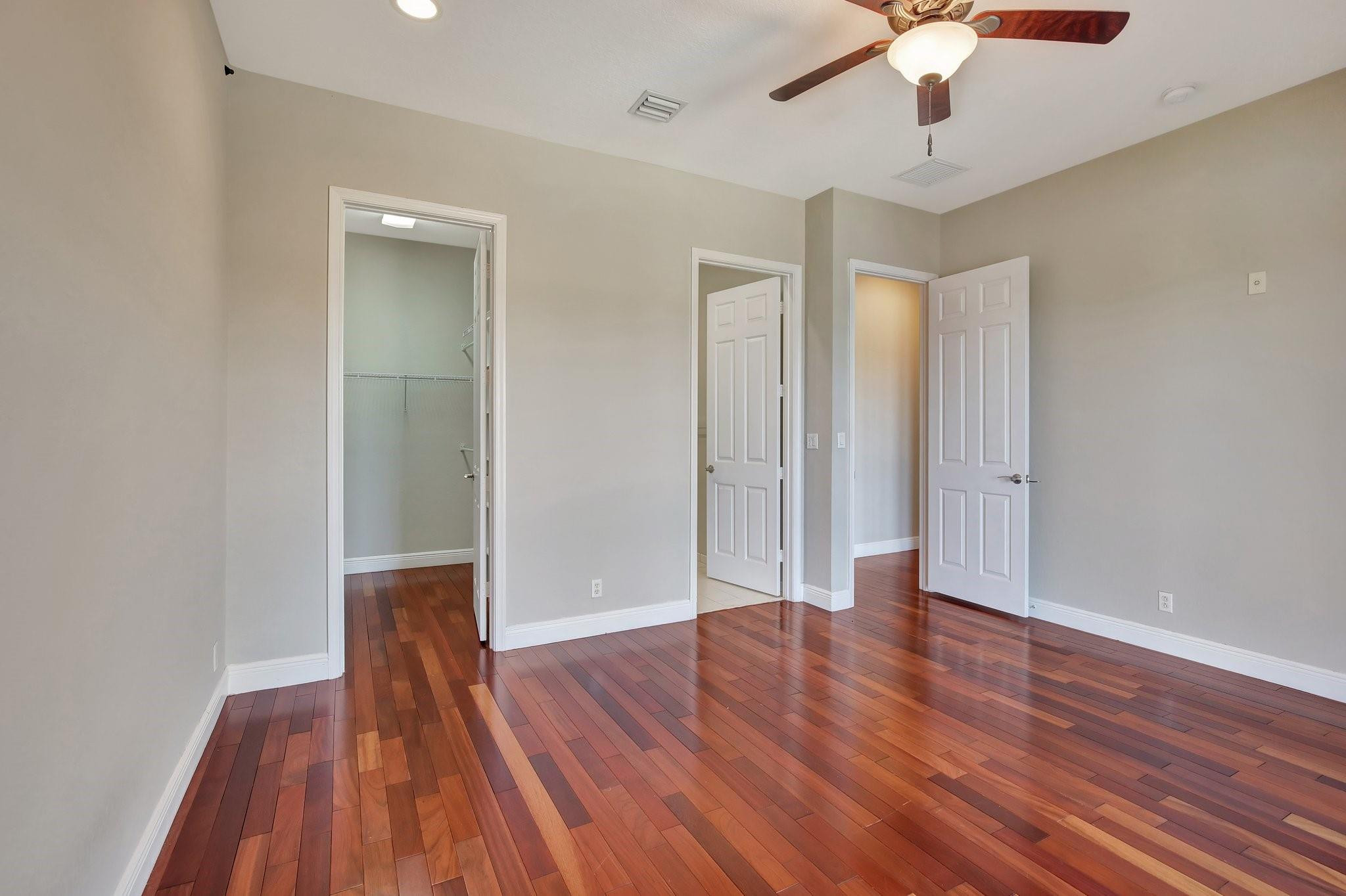 6823 Lakeside Cir 106-1