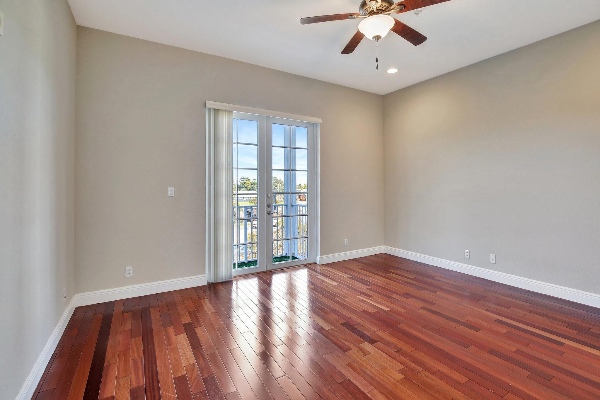 6823 Lakeside Cir 106-1