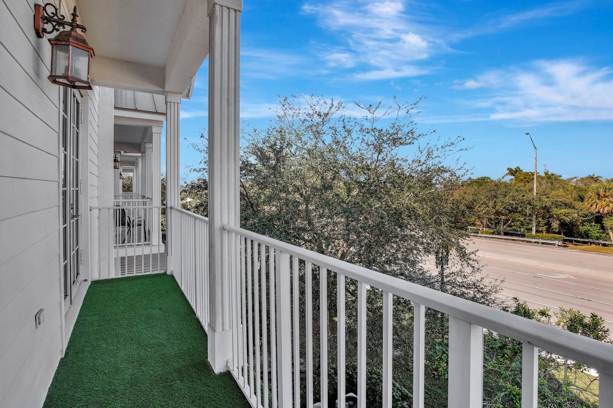 6823 Lakeside Cir 106-1