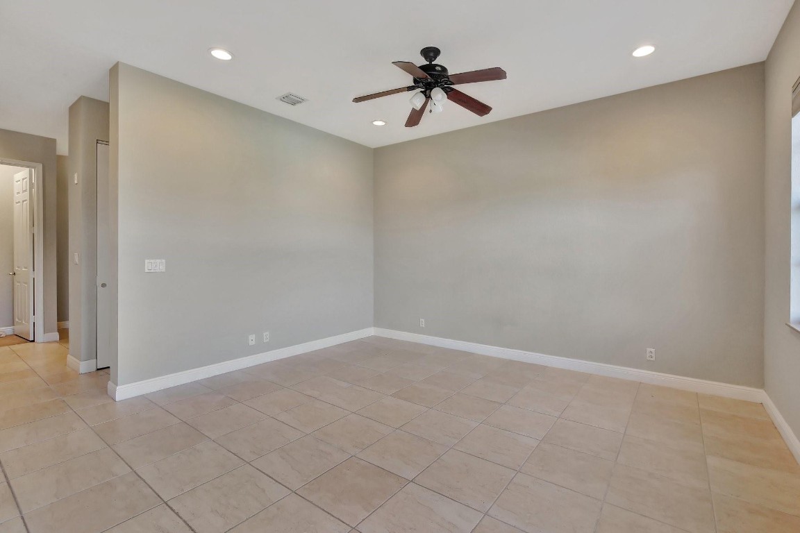 6823 Lakeside Cir 106-1