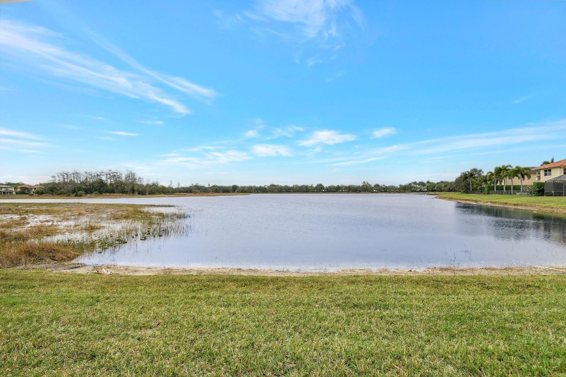 8744 Wellington View Dr