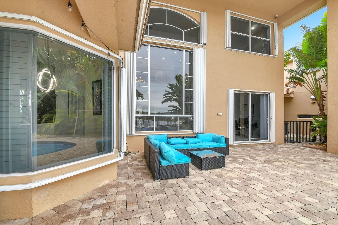 8744 Wellington View Dr