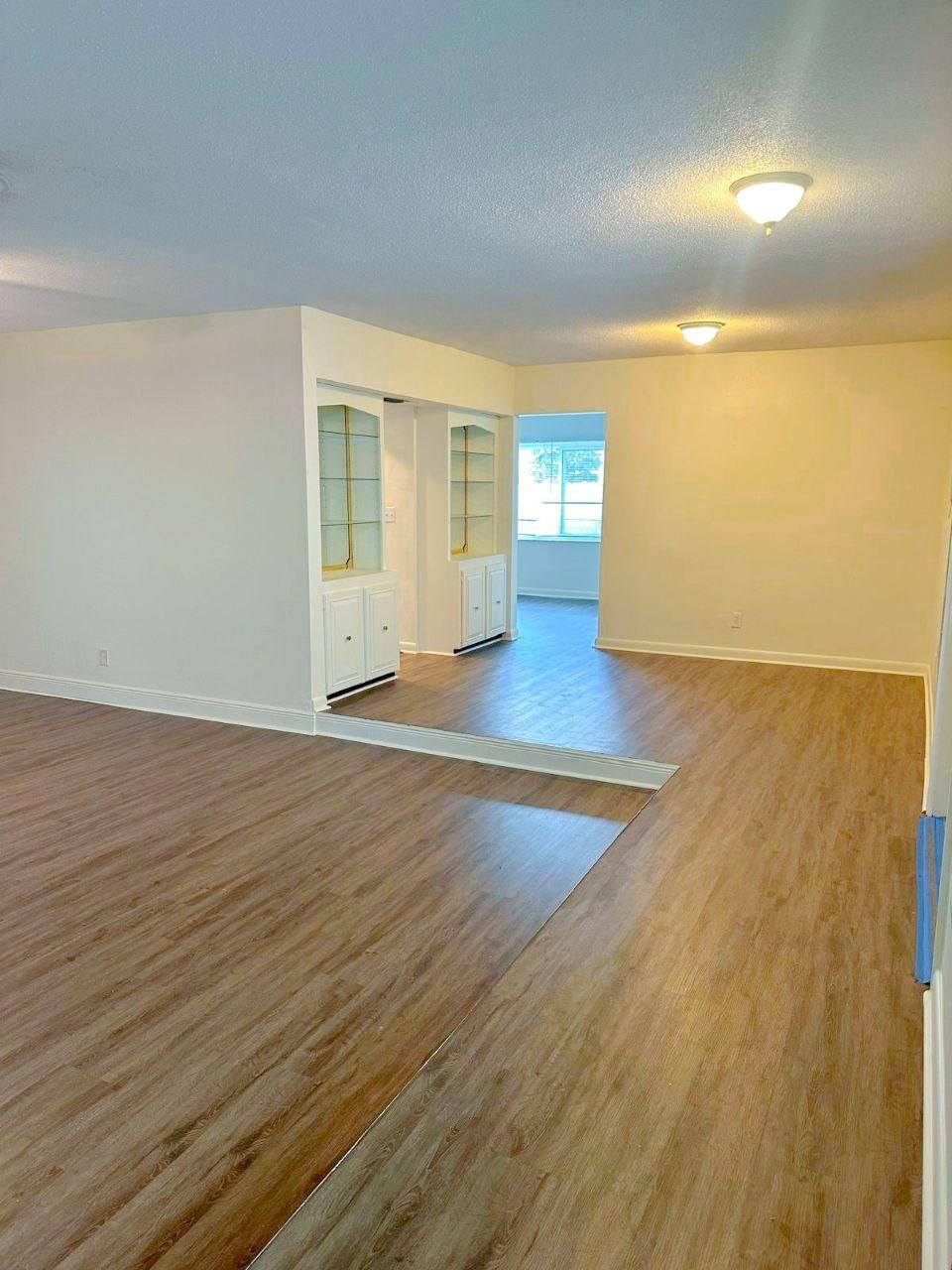 880 SW 49th Ter