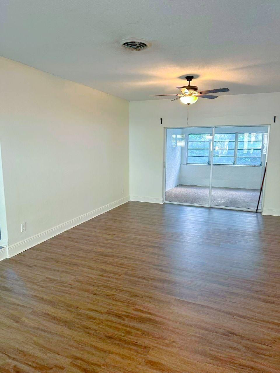 880 SW 49th Ter