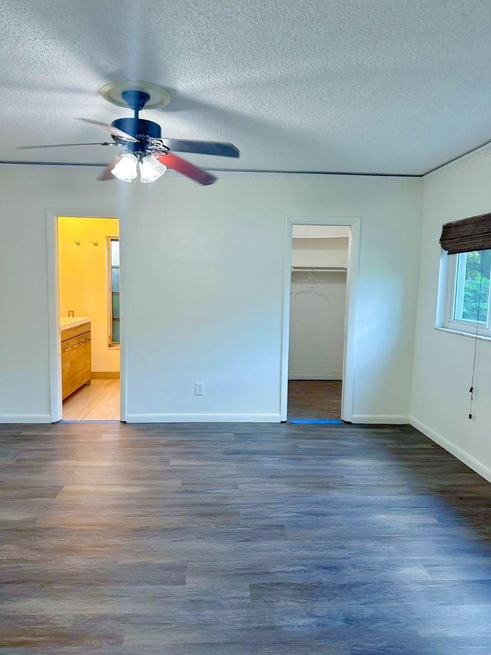 880 SW 49th Ter