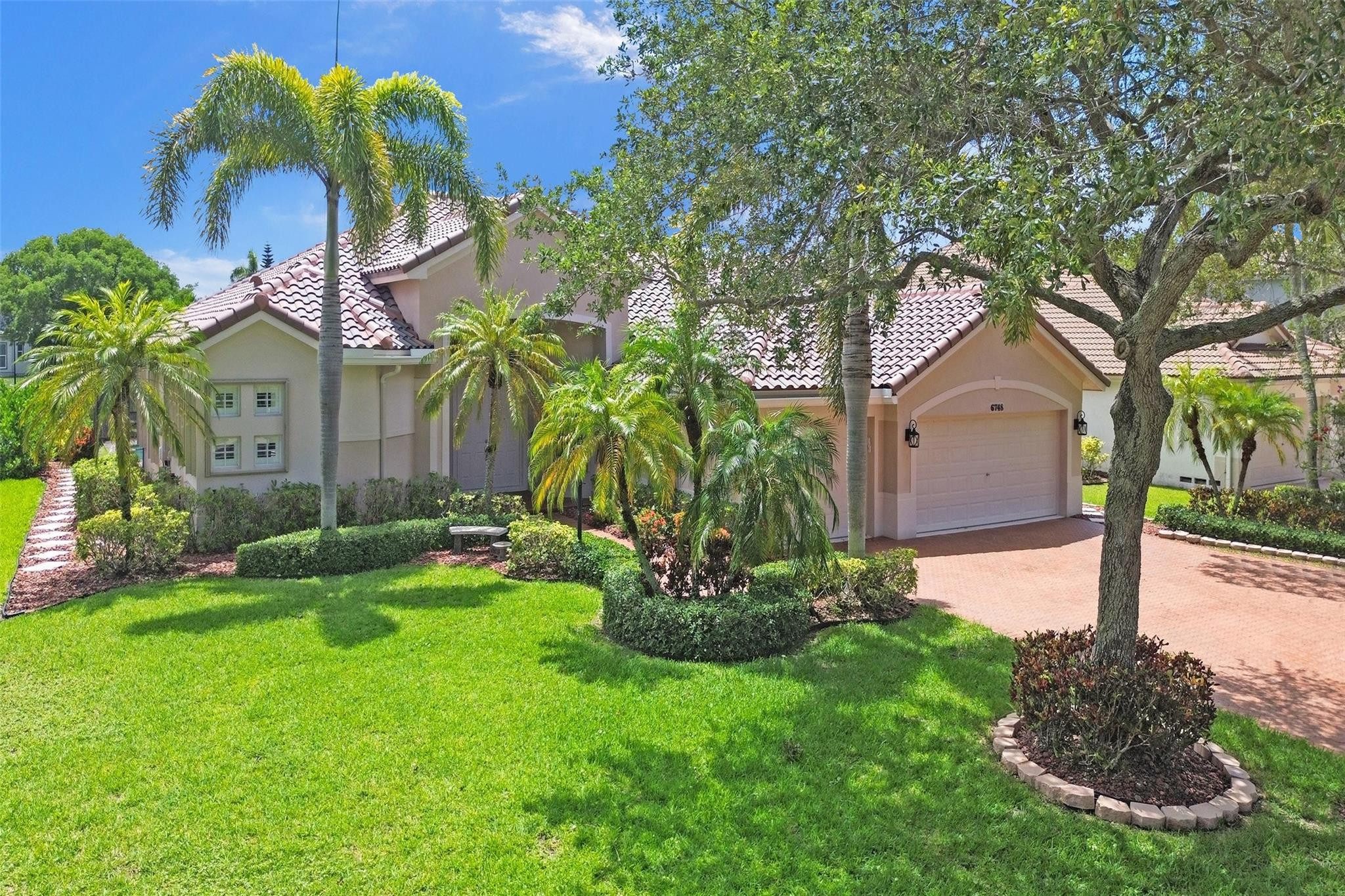 6748 NW 110th Way
