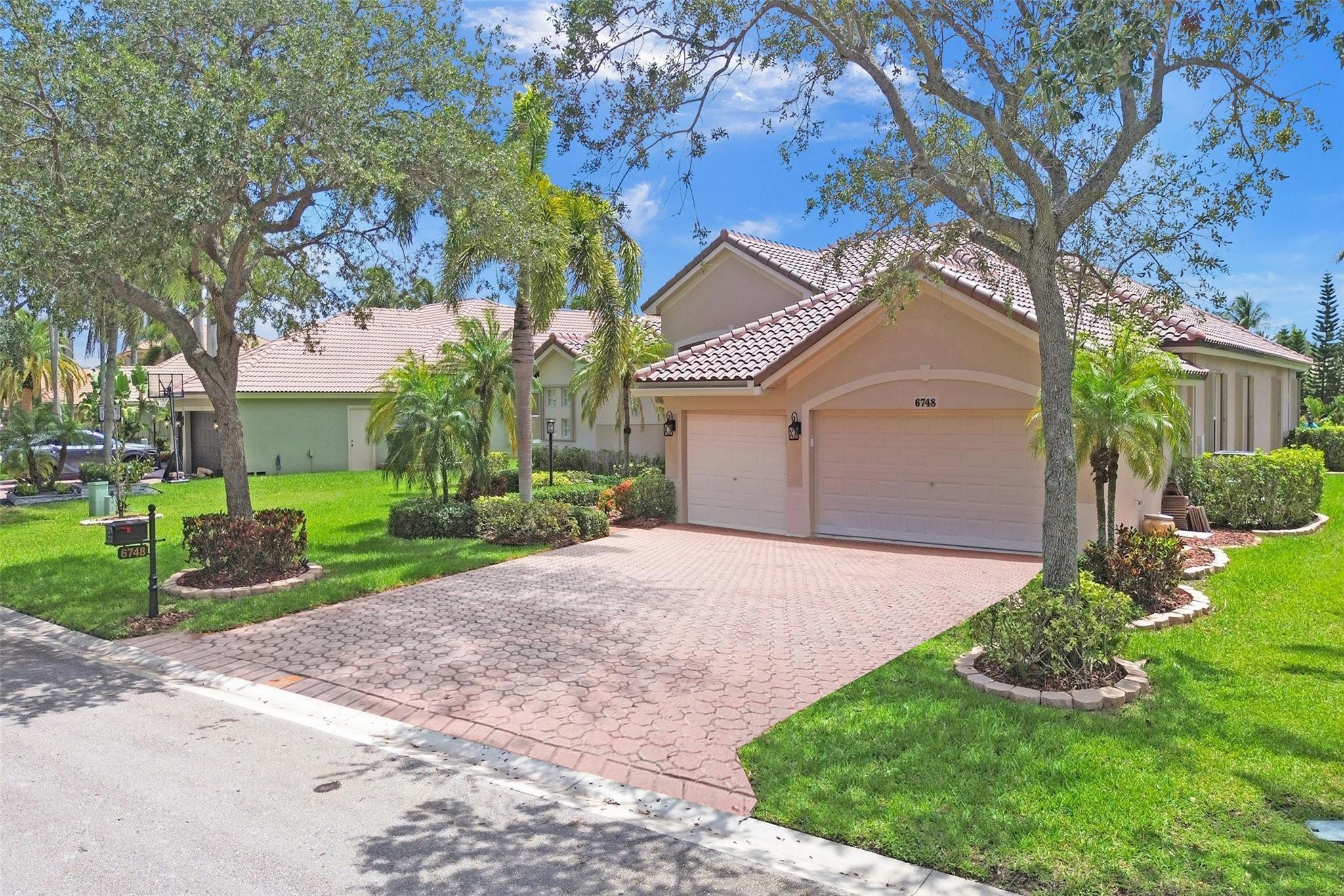 6748 NW 110th Way