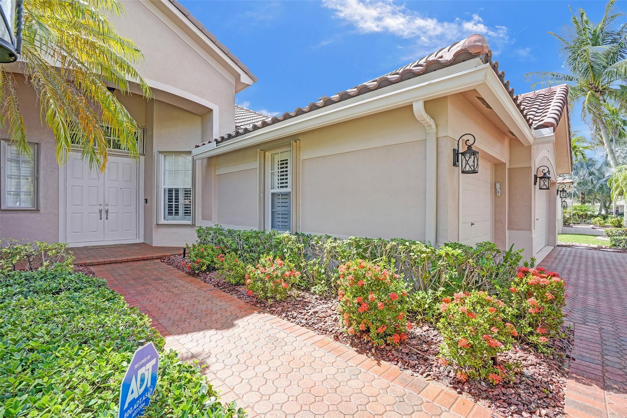 6748 NW 110th Way