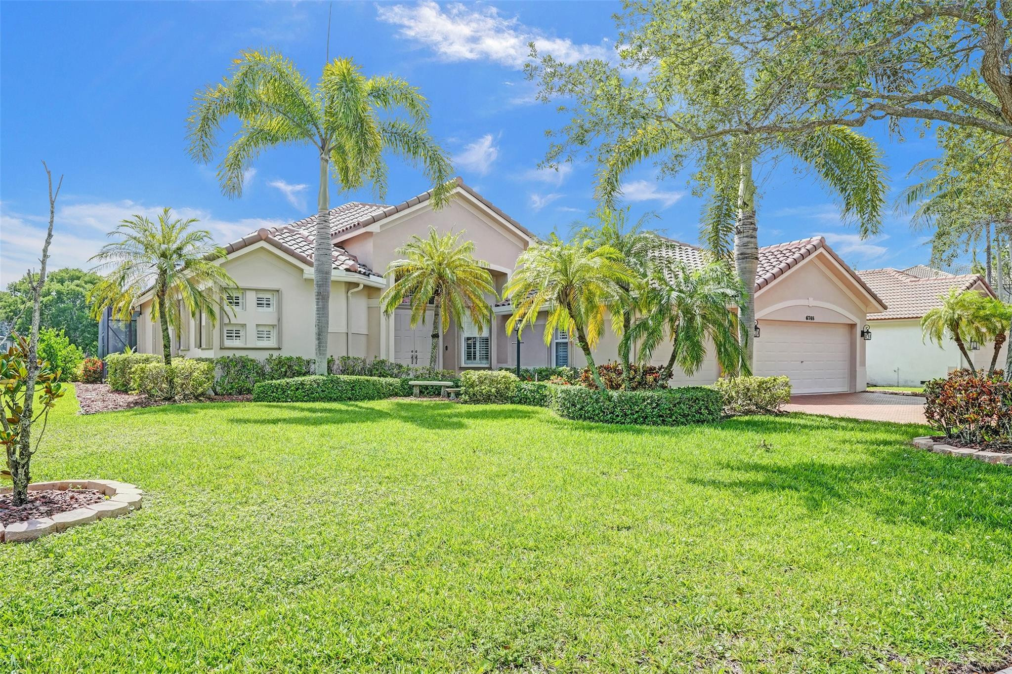 6748 NW 110th Way