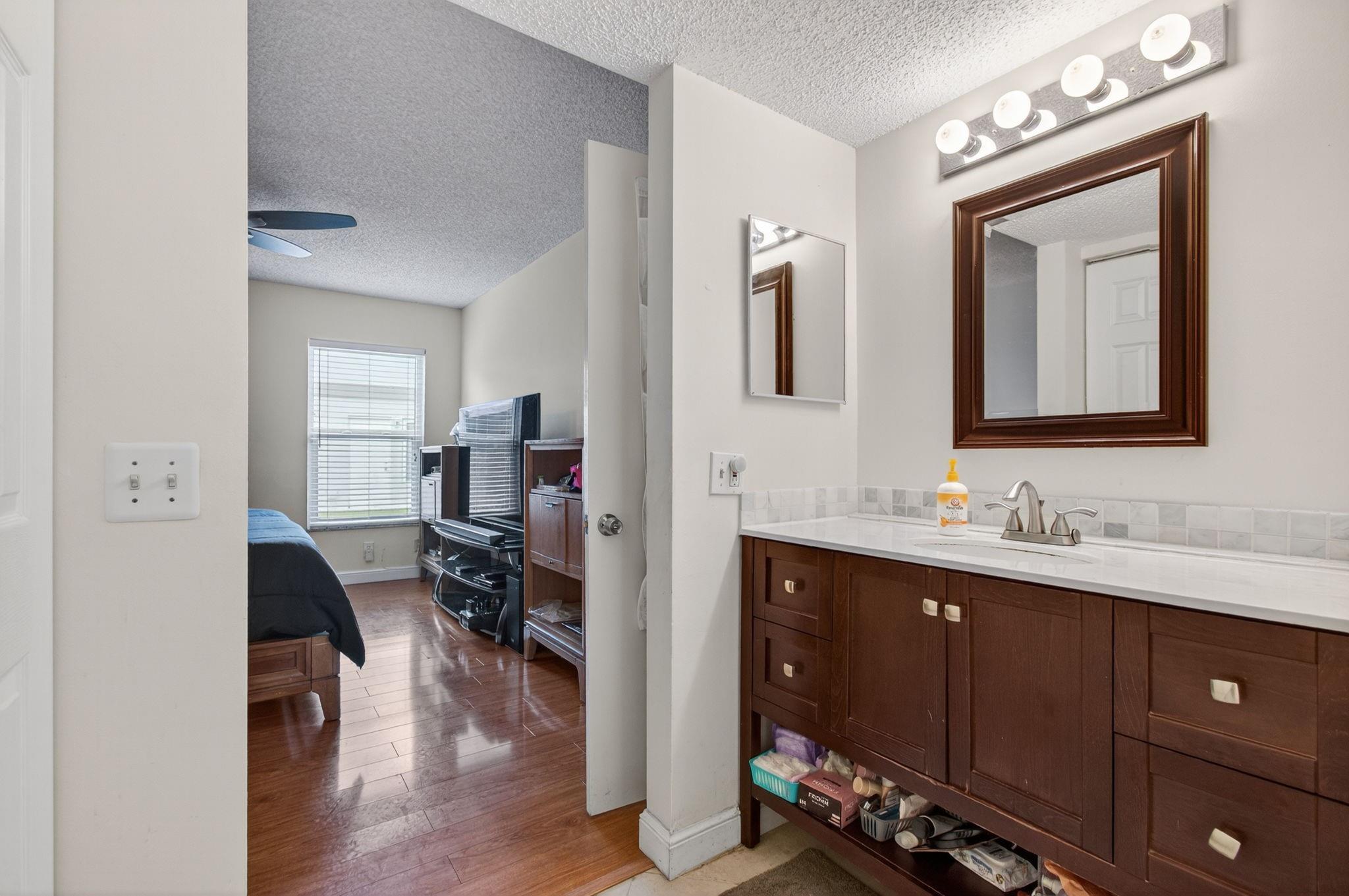 19000 Stewart Cir 1