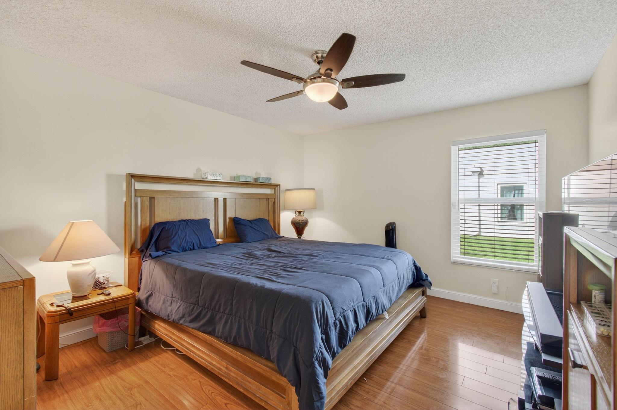 19000 Stewart Cir 1