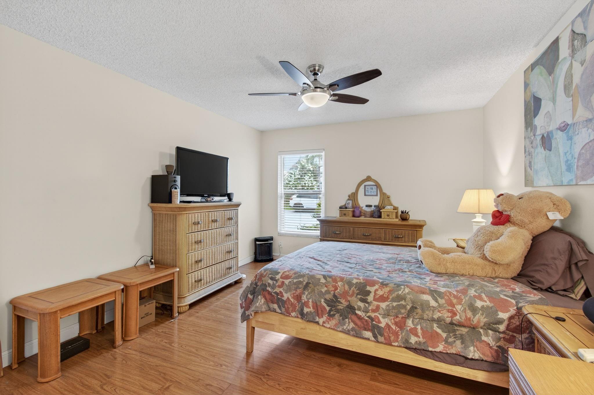 19000 Stewart Cir 1