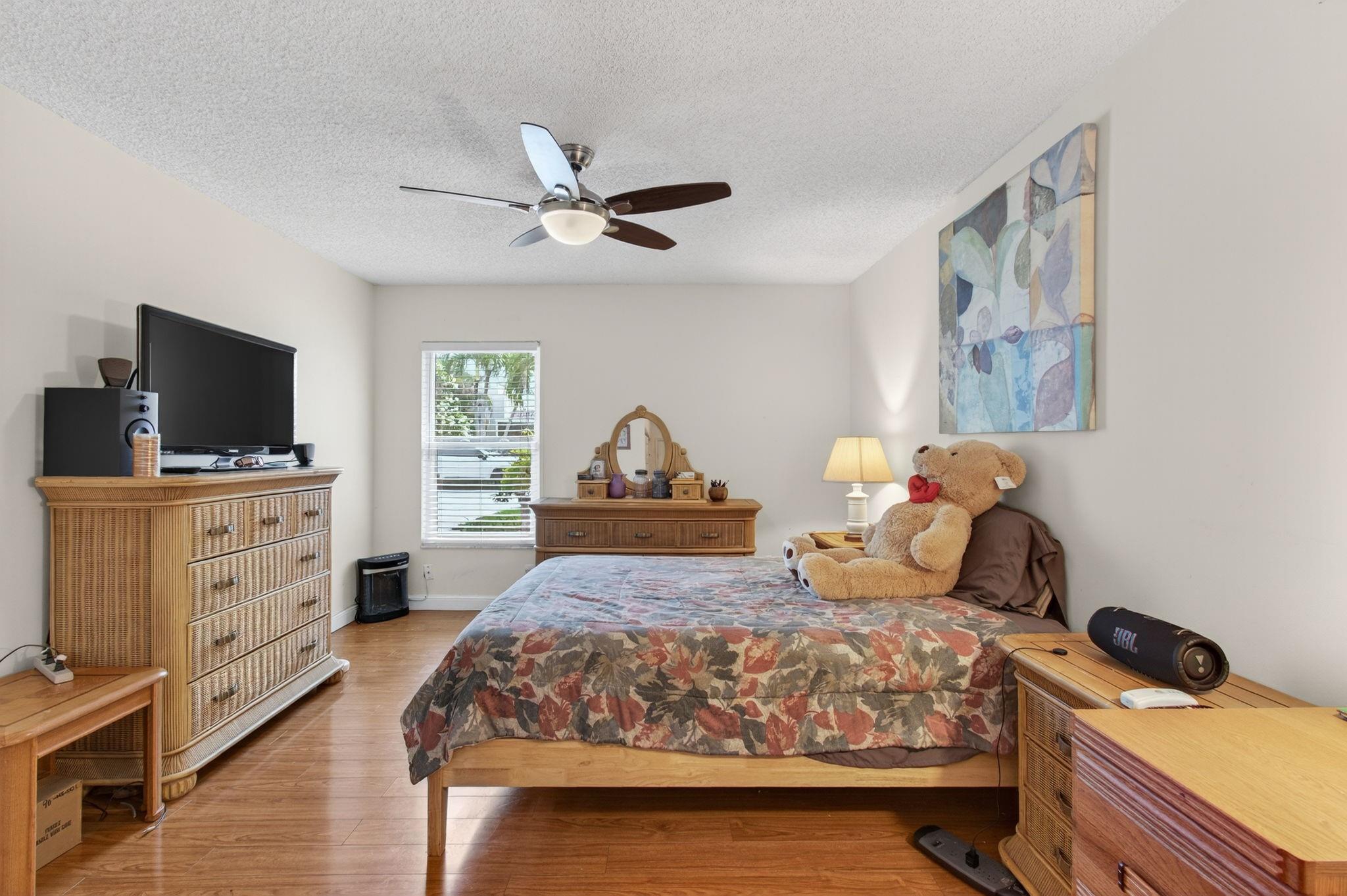19000 Stewart Cir 1