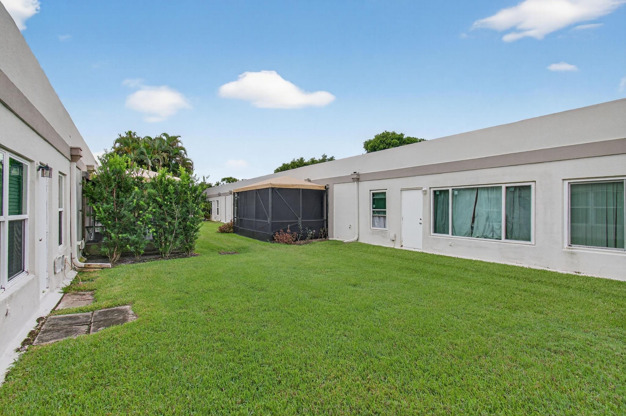 19000 Stewart Cir 1