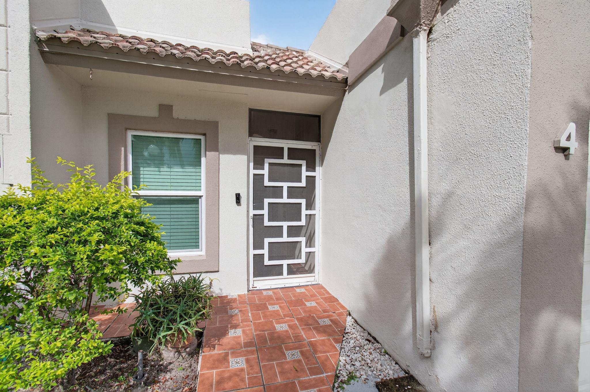 19000 Stewart Cir 1