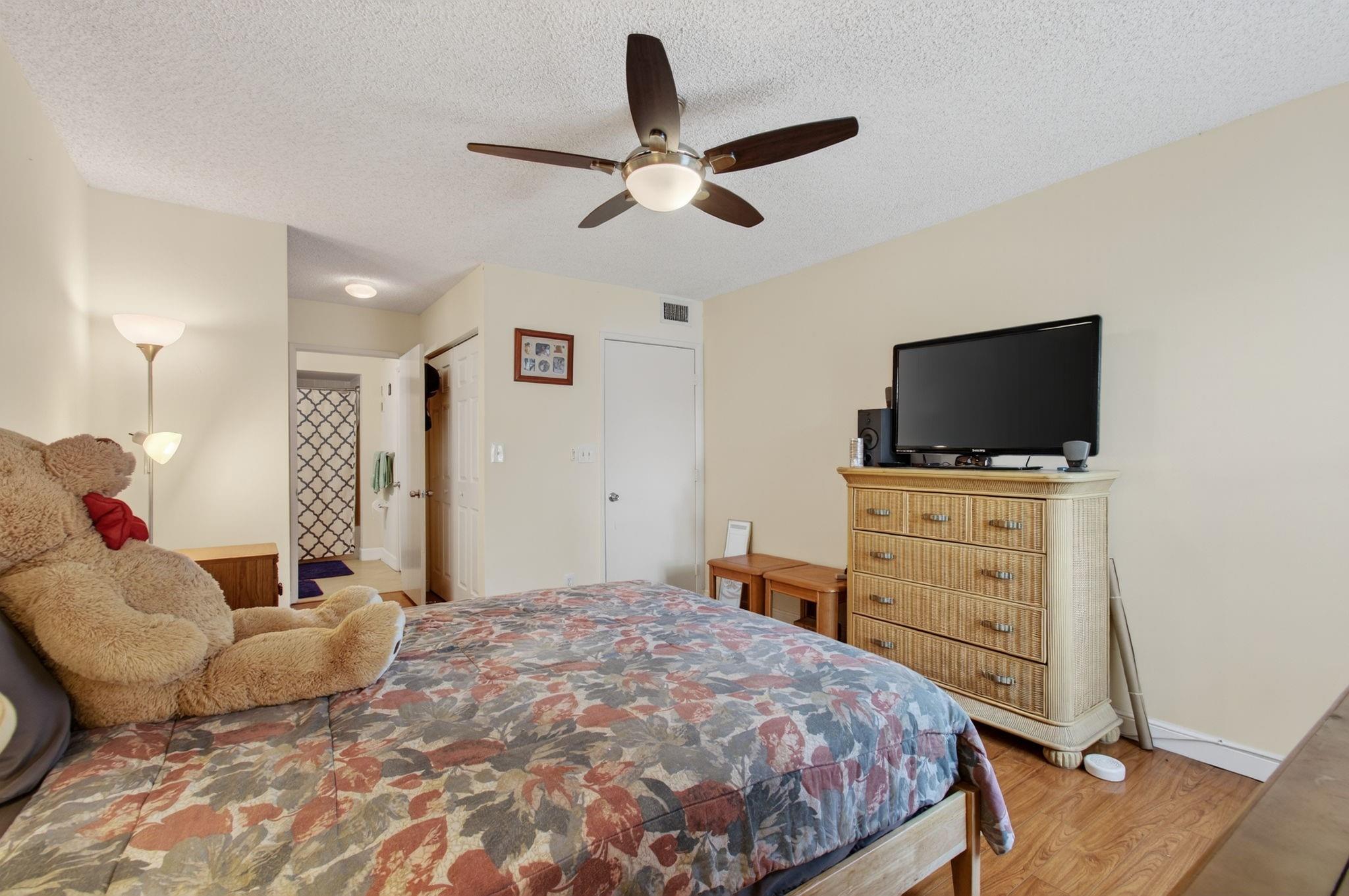 19000 Stewart Cir 1