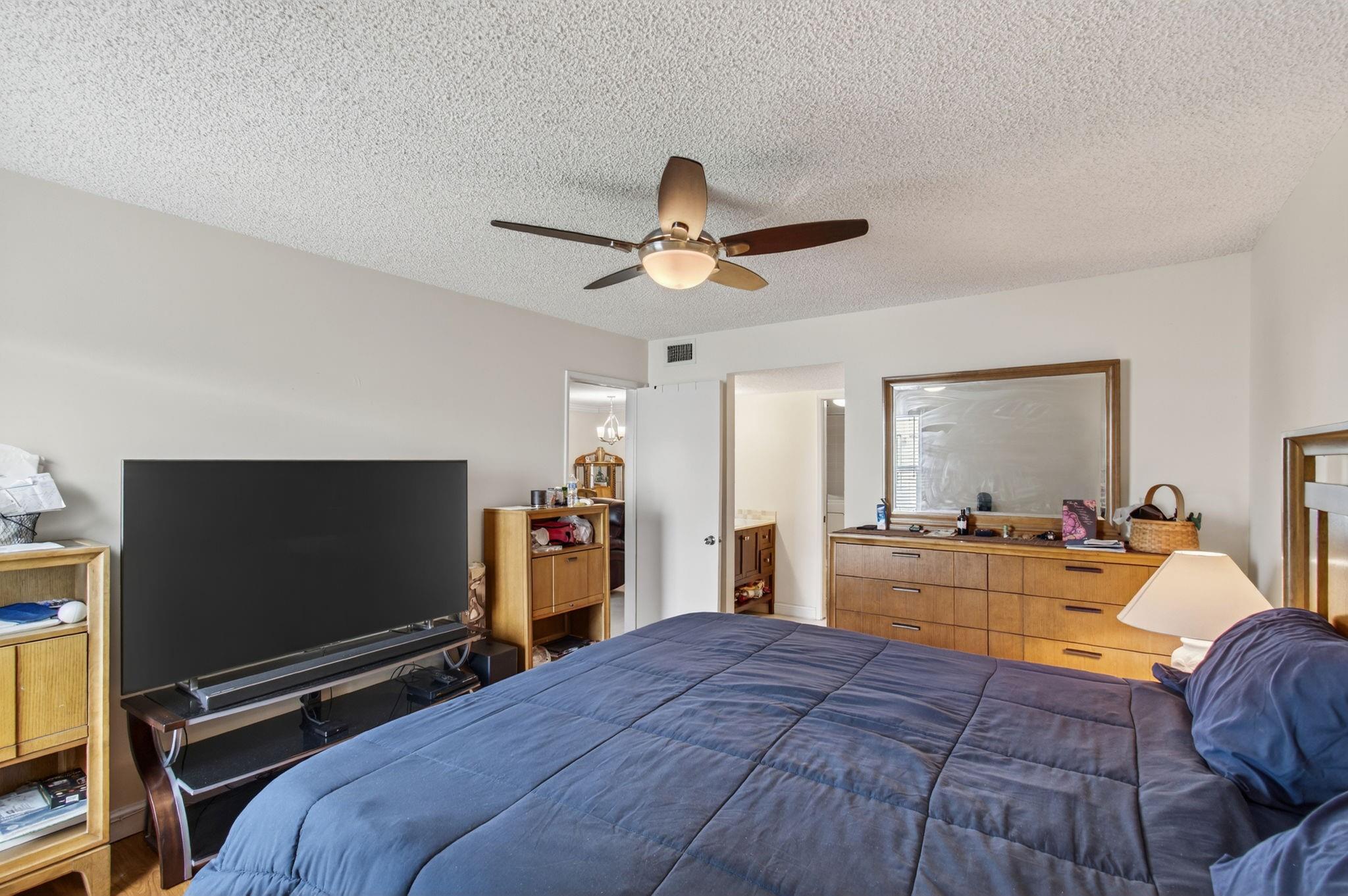 19000 Stewart Cir 1