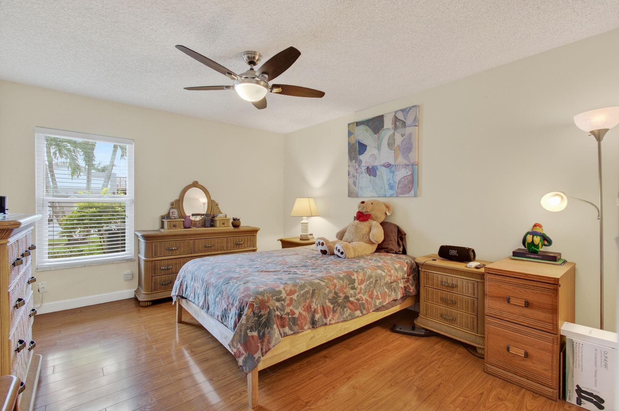 19000 Stewart Cir 1