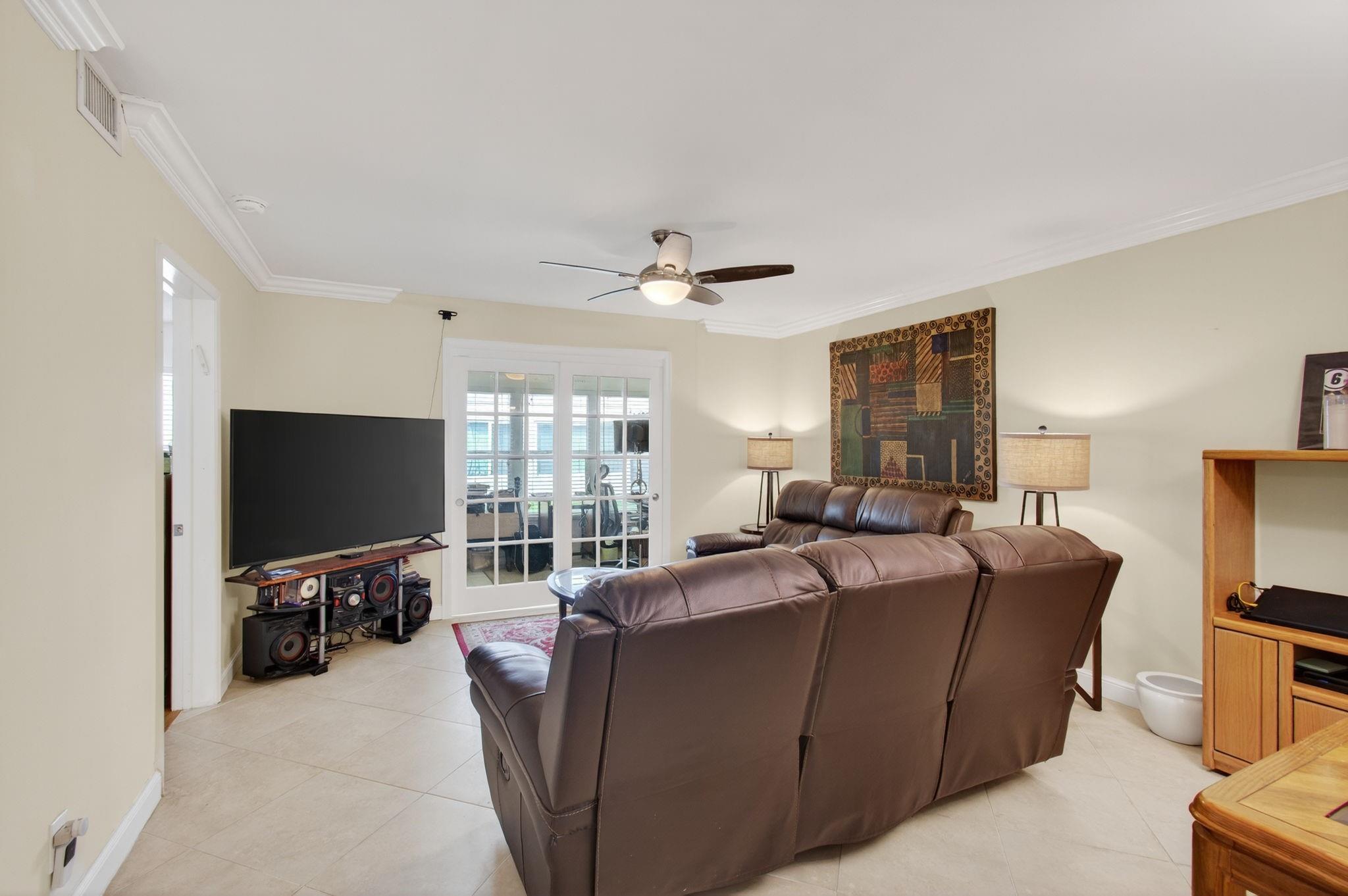 19000 Stewart Cir 1