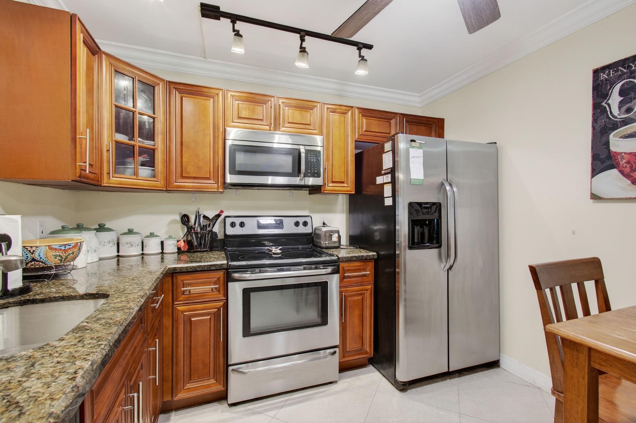 19000 Stewart Cir 1
