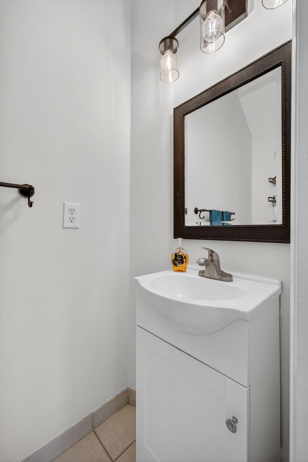 5046 Stagecoach Dr 5046