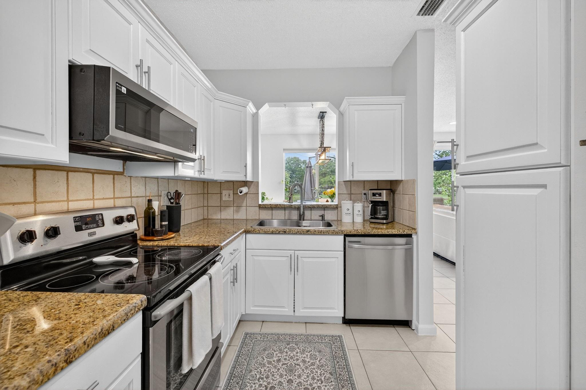 5046 Stagecoach Dr 5046