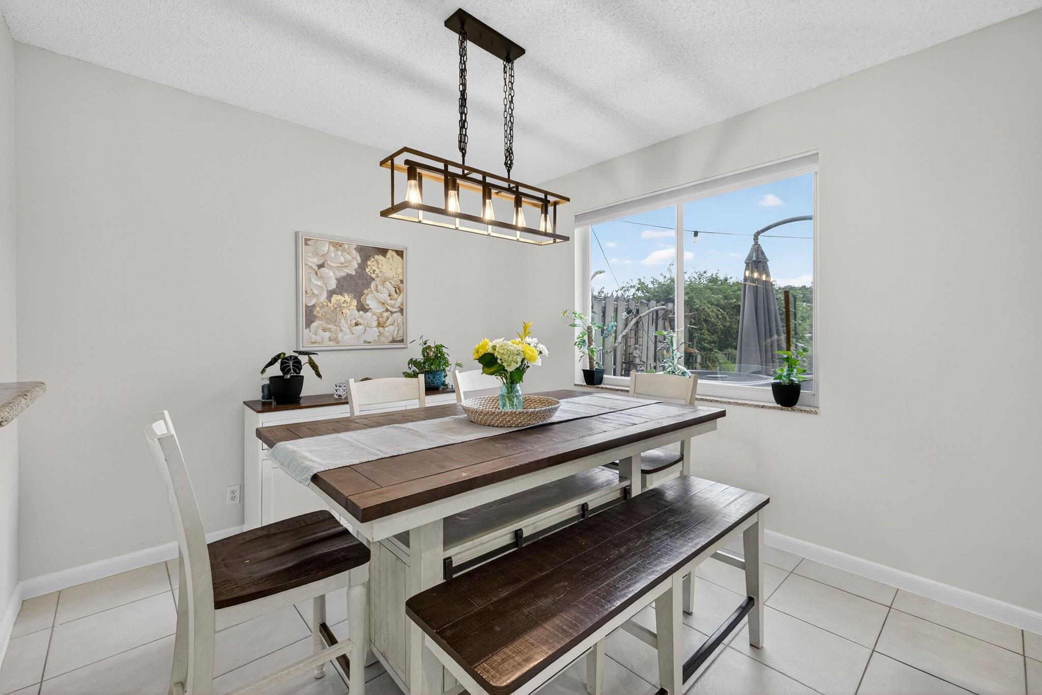 5046 Stagecoach Dr 5046