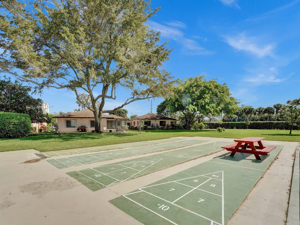 14527 Bonaire Blvd 701