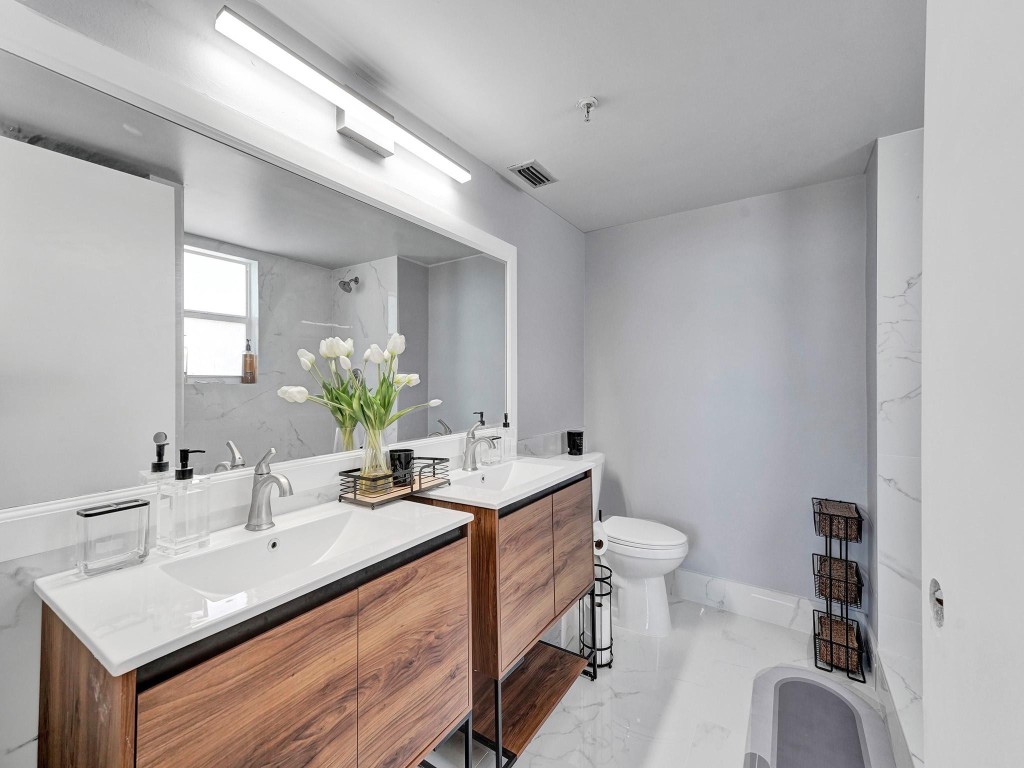 14527 Bonaire Blvd 701