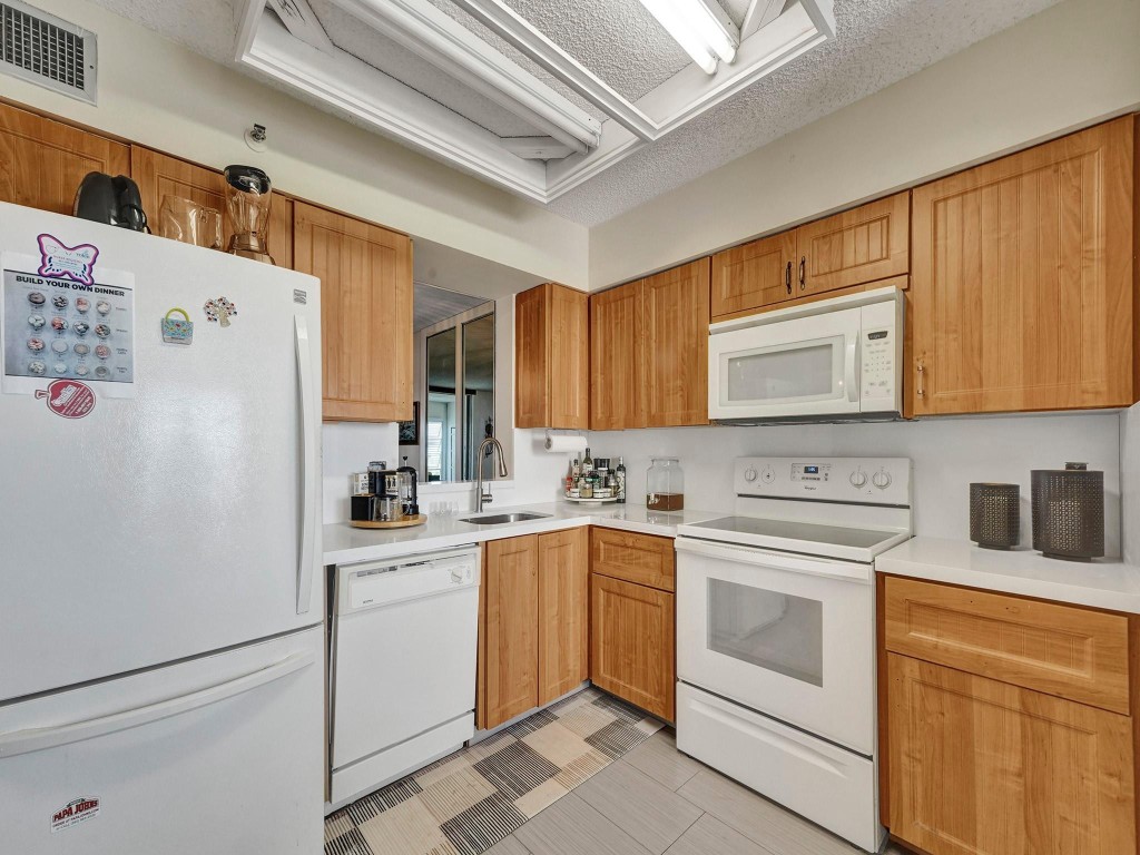 14527 Bonaire Blvd 701