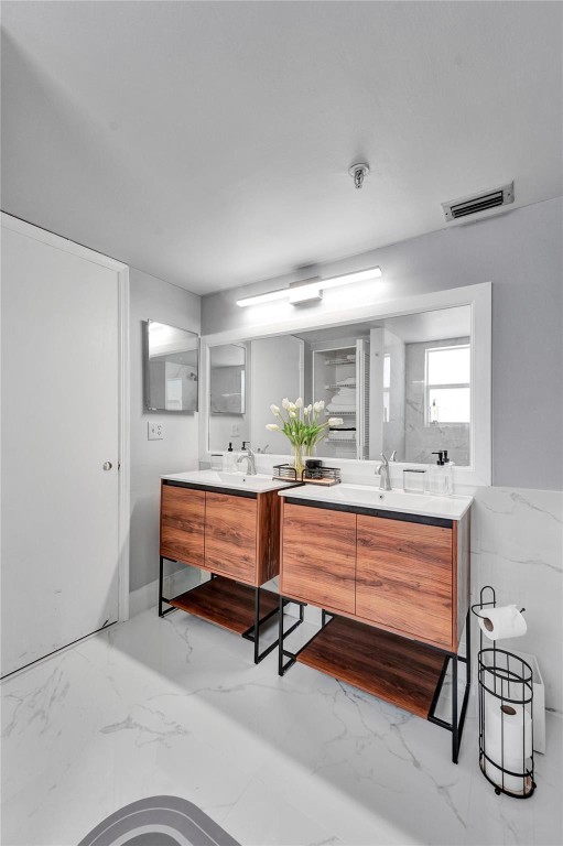 14527 Bonaire Blvd 701