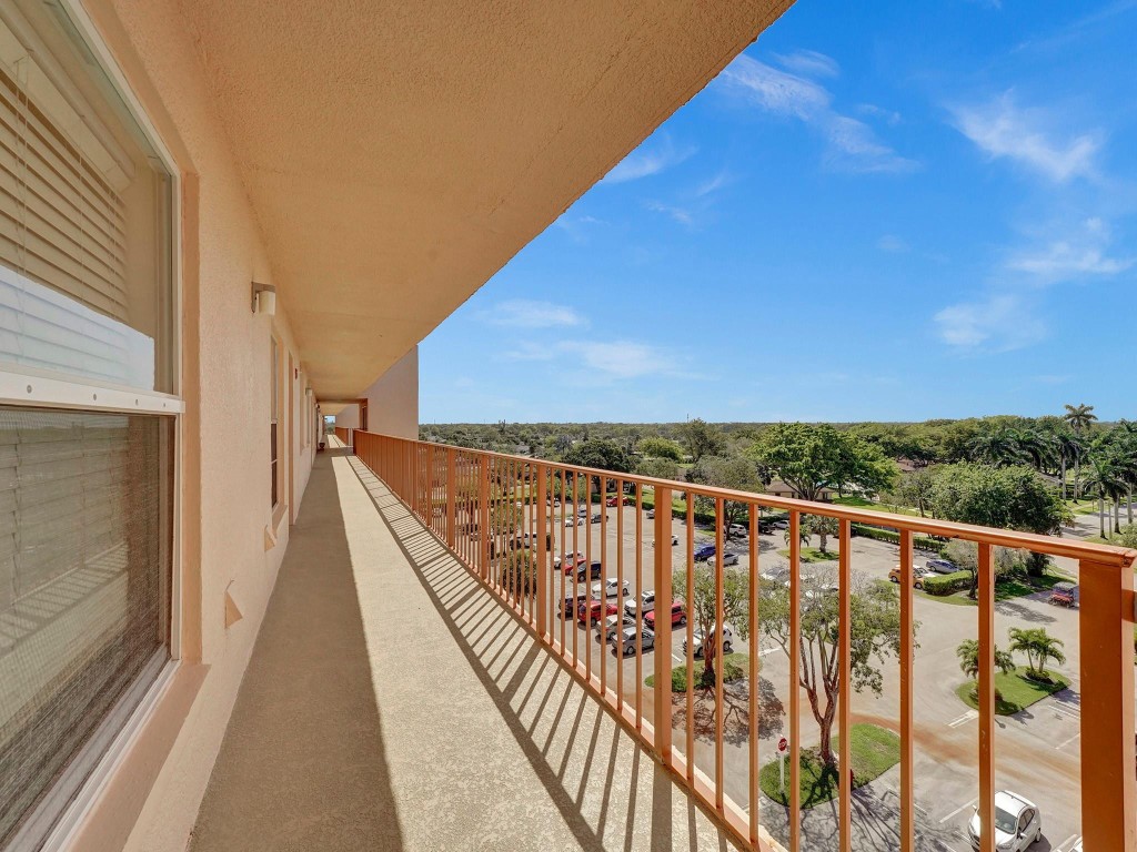 14527 Bonaire Blvd 701