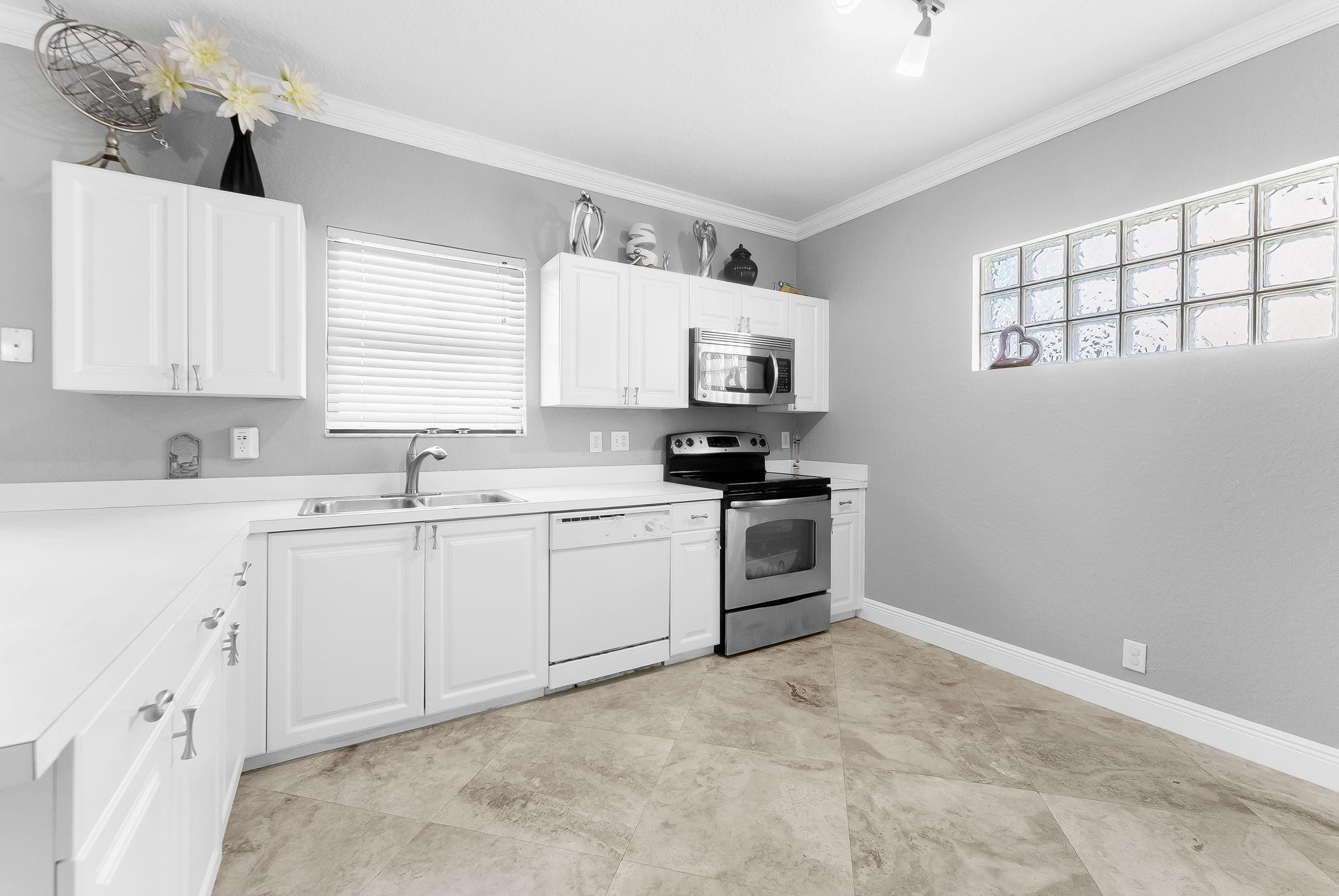 11125 NW 34th Court