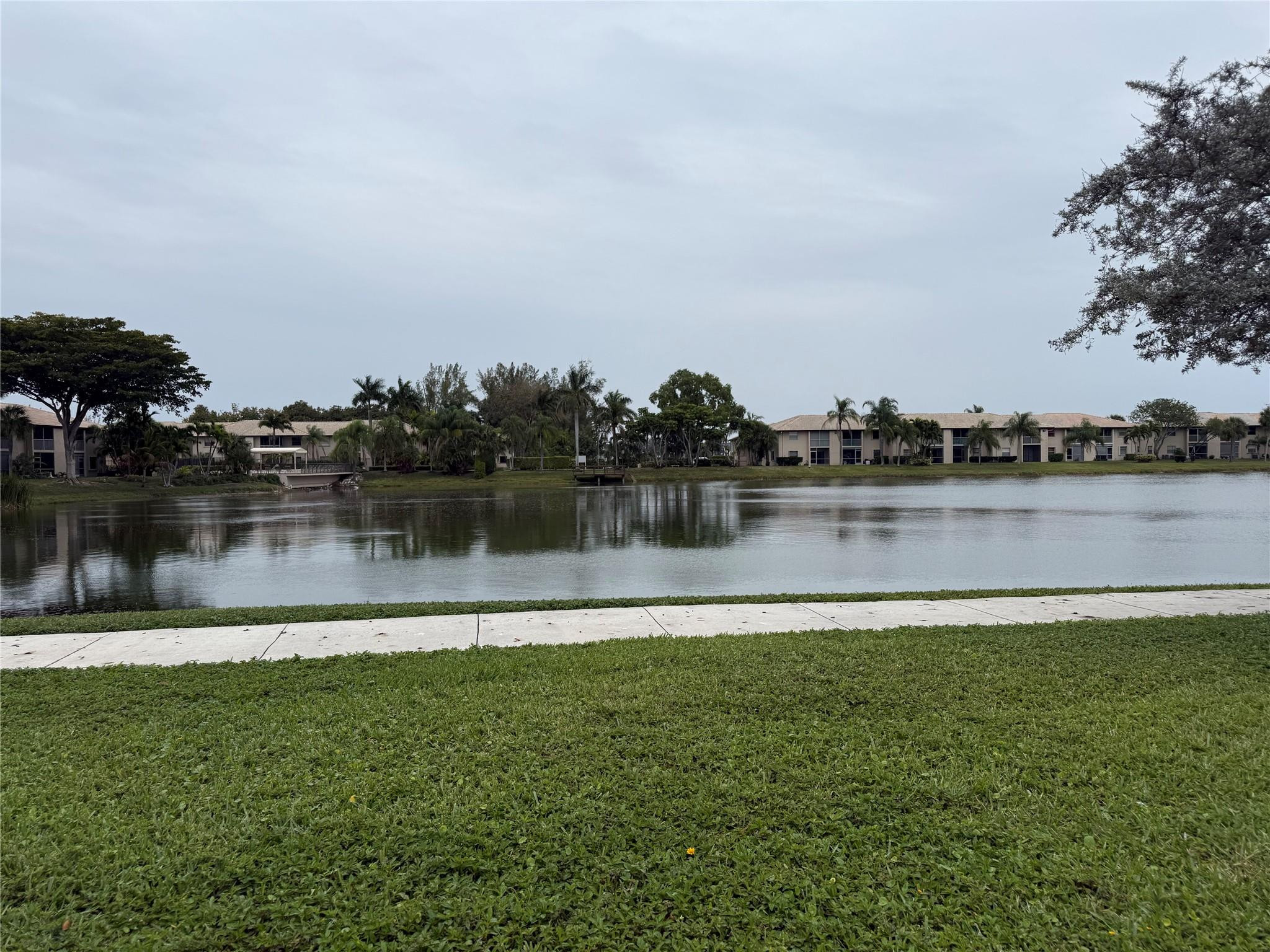 5571 Lakeside Drive 203