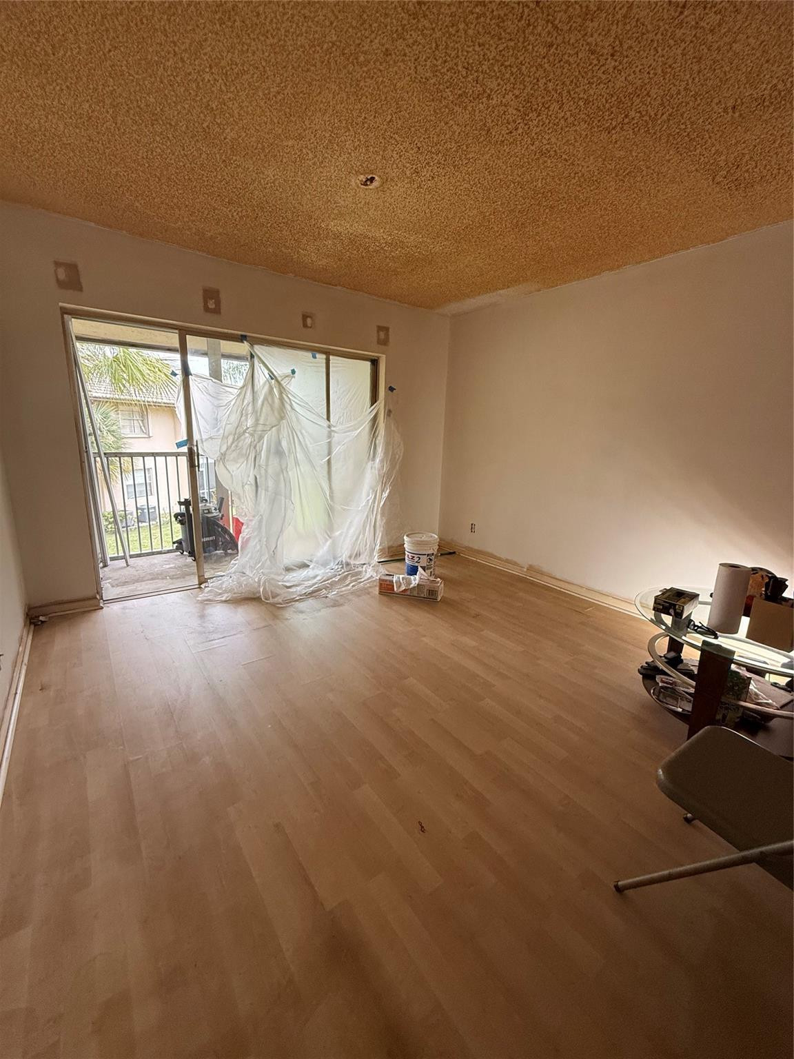 5571 Lakeside Drive 203