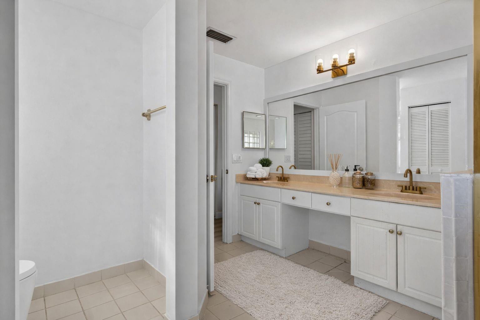 1055 NW 117th Avenue