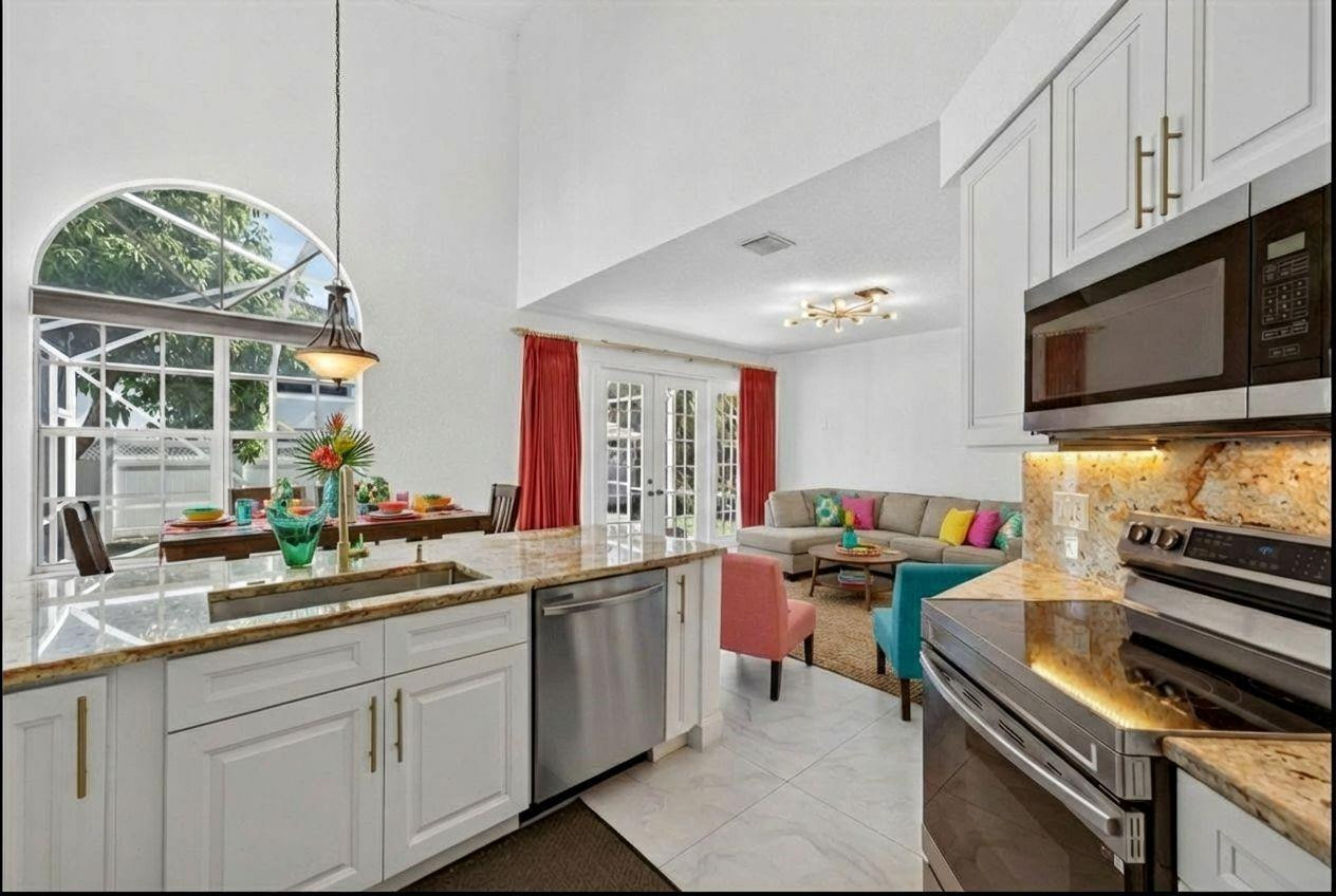 1055 NW 117th Avenue