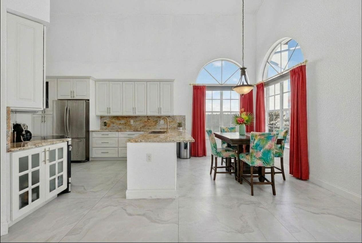 1055 NW 117th Avenue