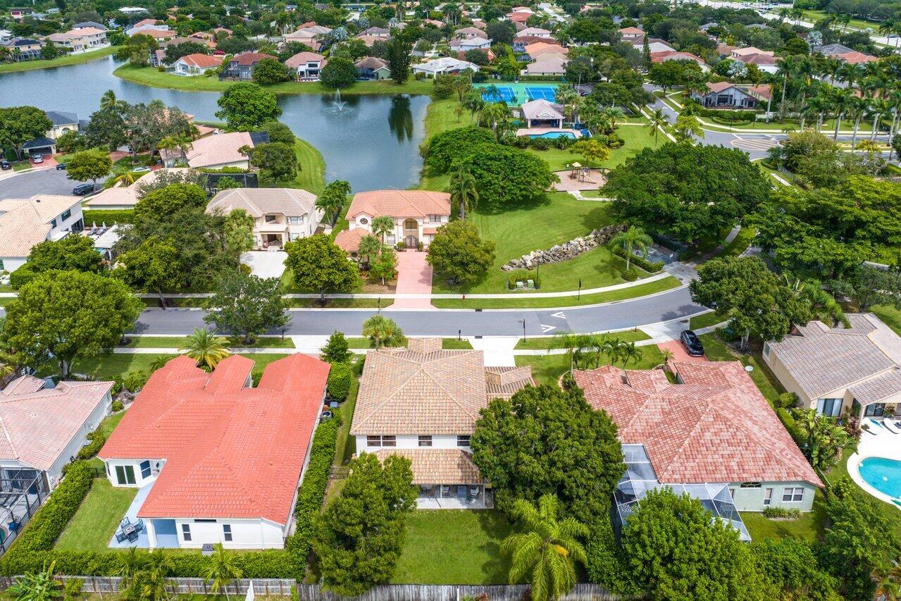 10072 Lexington Estates Boulevard