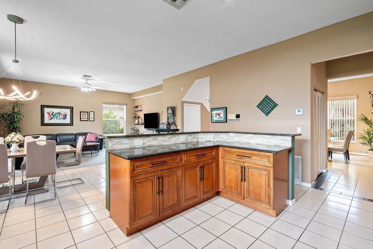 10072 Lexington Estates Boulevard