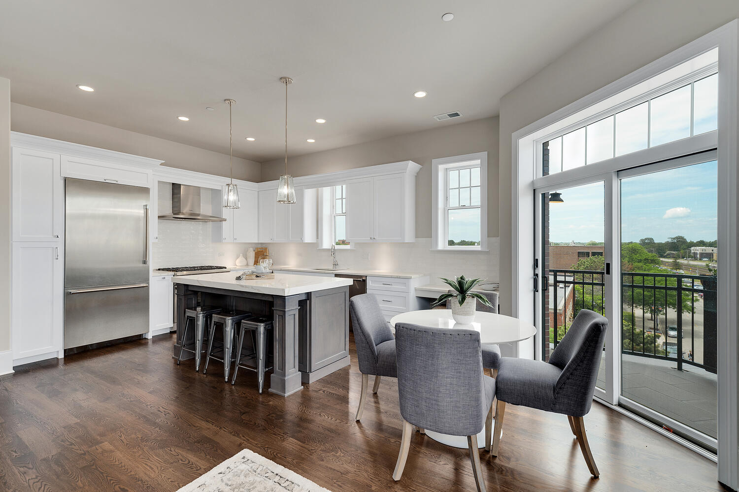 514 Hillgrove Avenue Unit: 302