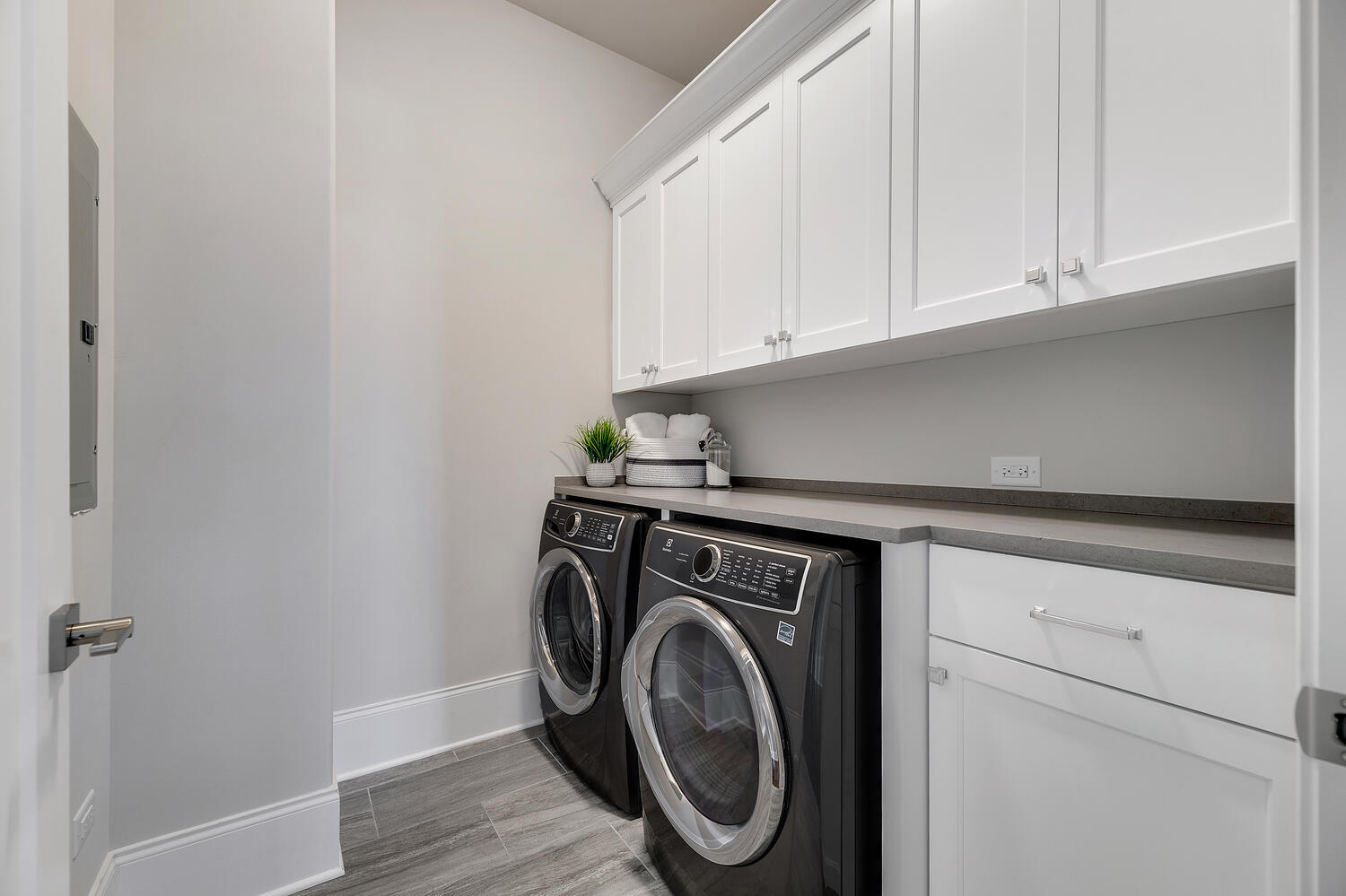 514 Hillgrove Avenue Unit: 302