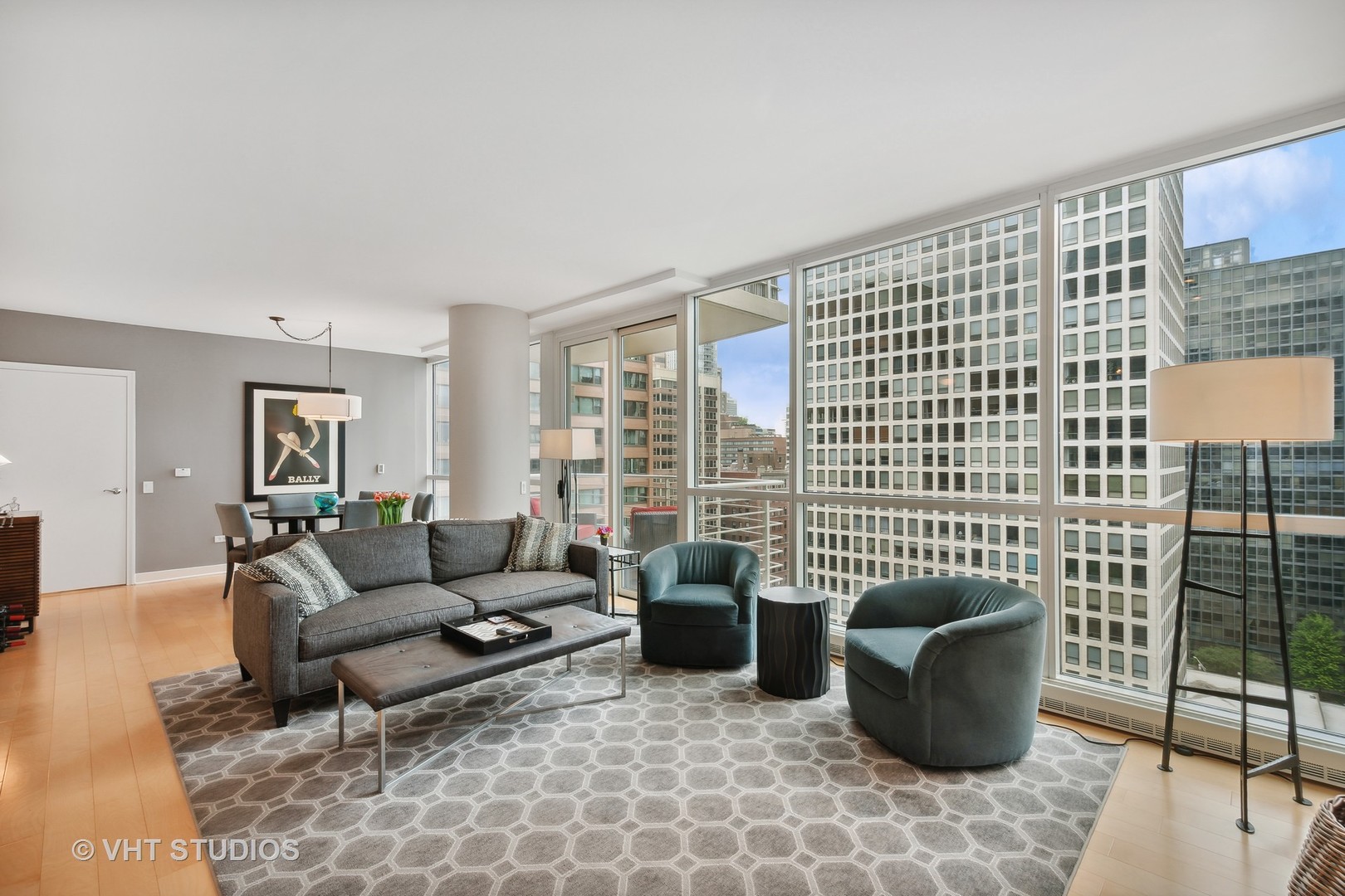250 E PEARSON Street Unit: 1404