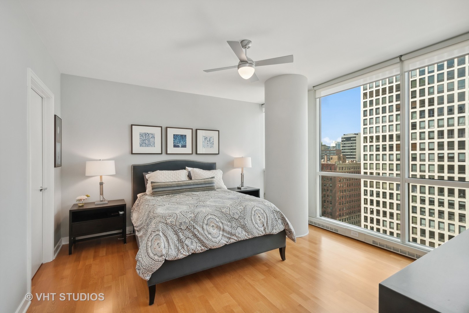 250 E PEARSON Street Unit: 1404
