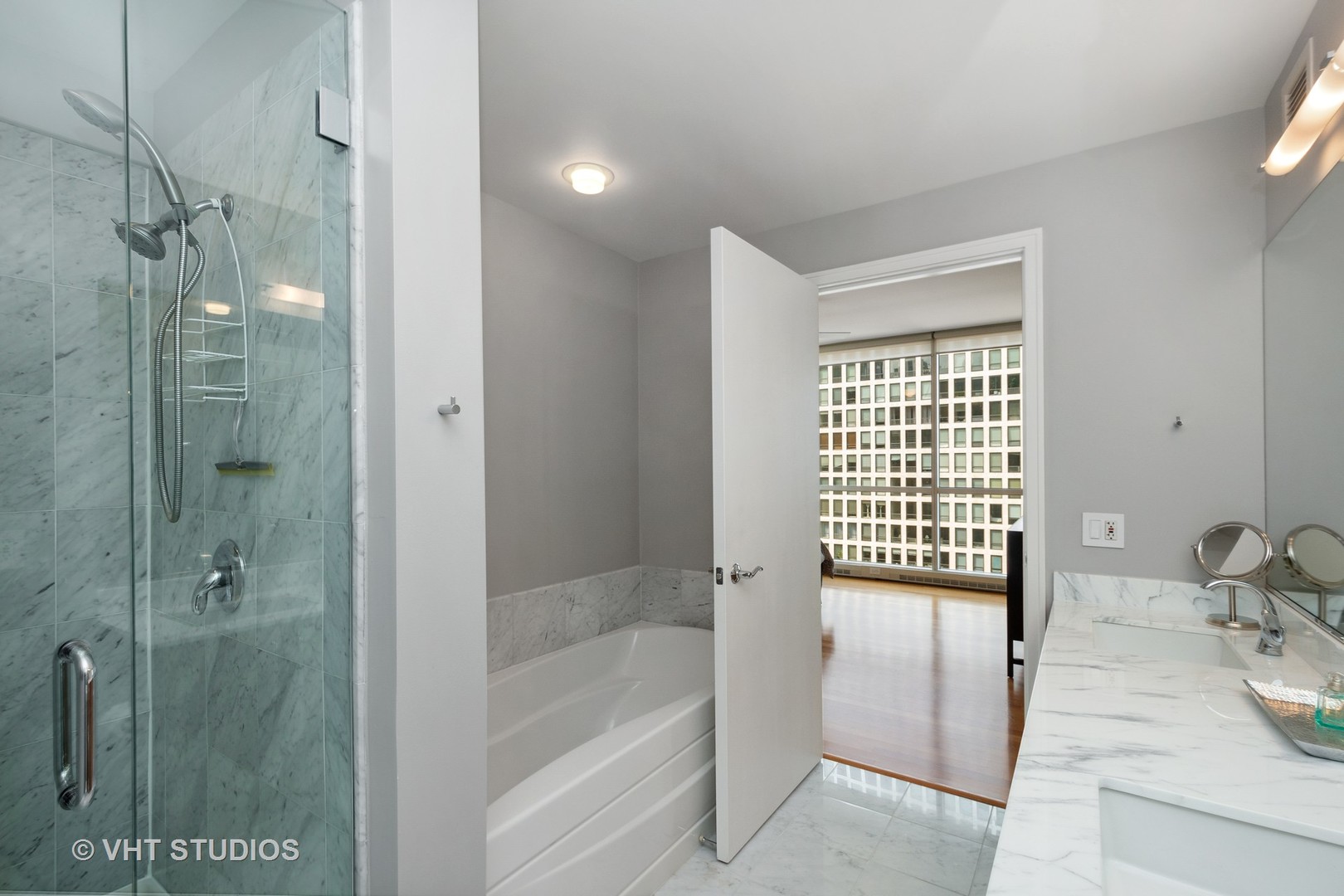 250 E PEARSON Street Unit: 1404