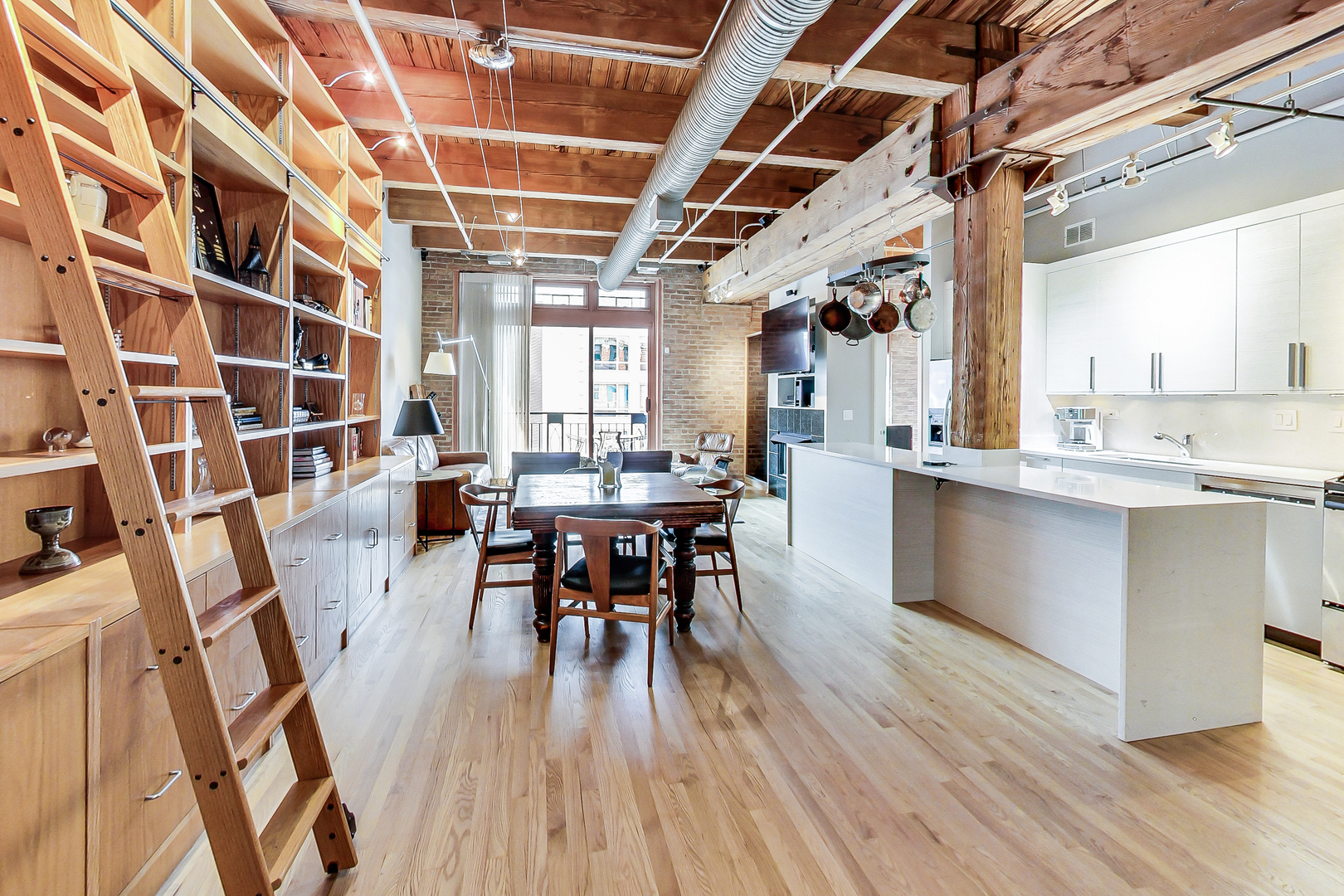 360 W Illinois Street Unit: 509